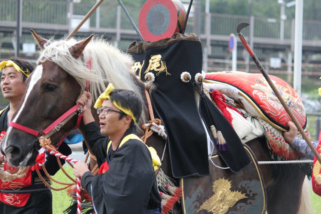 東組献馬