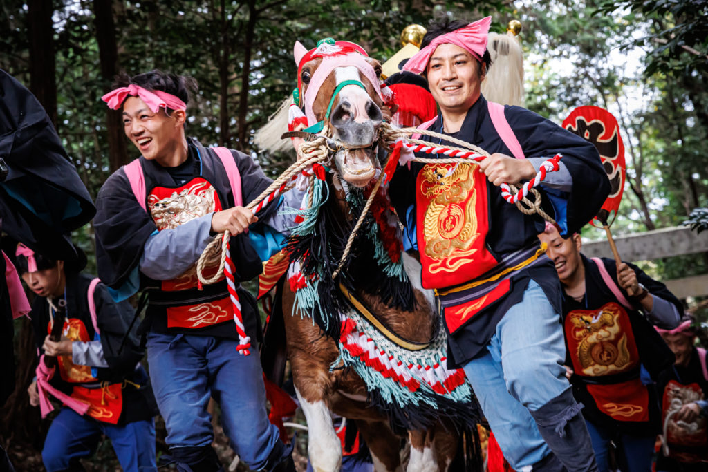 おまんと祭り献馬奉納西